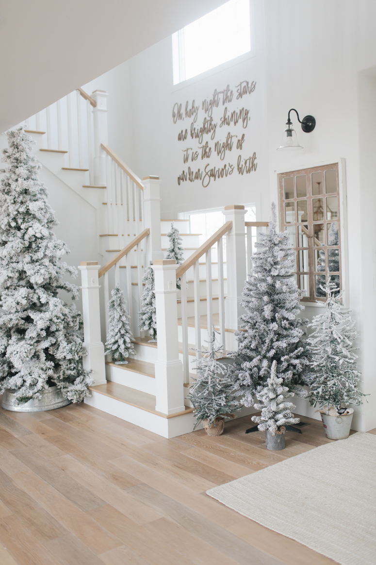 Winter Wonderland Christmas Decorating Theme (Home Tour) - A Pop of Pretty